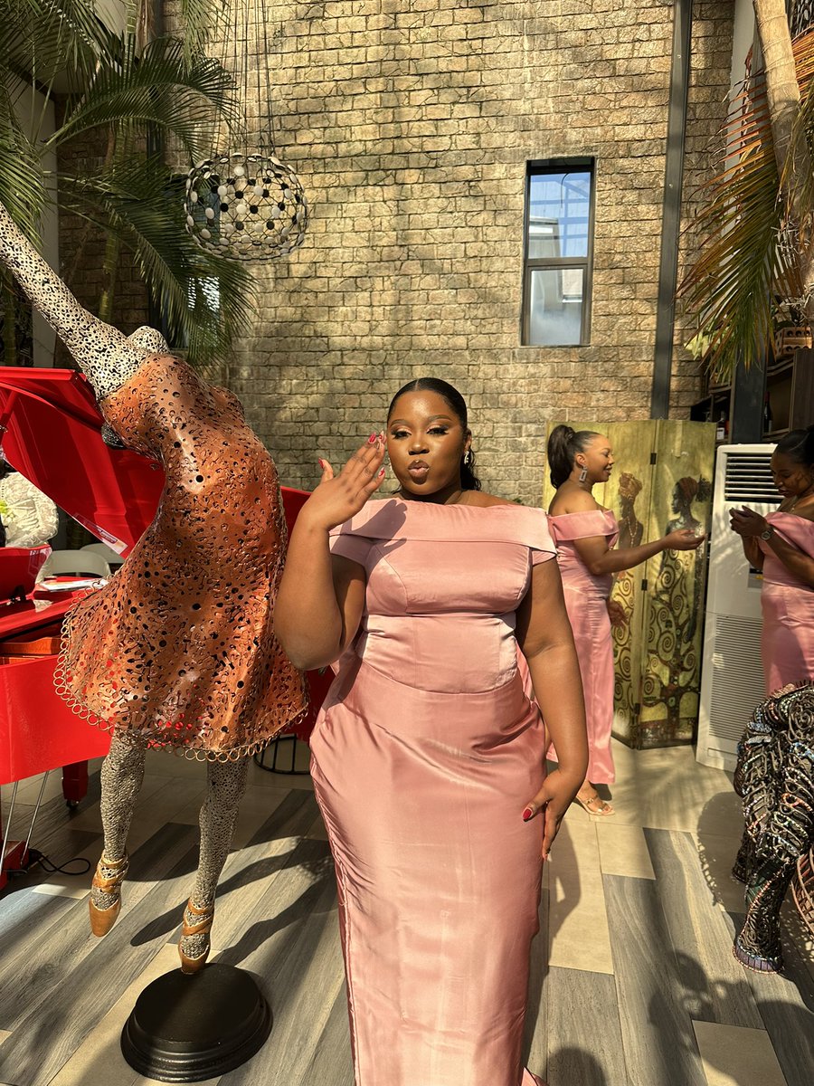 b_harmanda's tweet image. My girl did a thing last weekend💍💍👰🏾