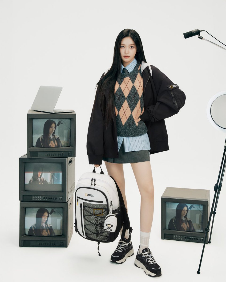 IVE イソ for NATIONAL GEOGRAPHIC