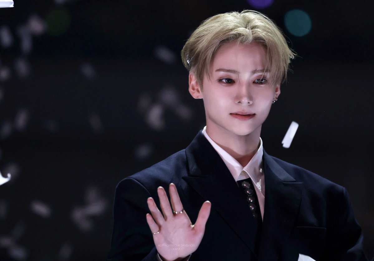 코모 tweet media