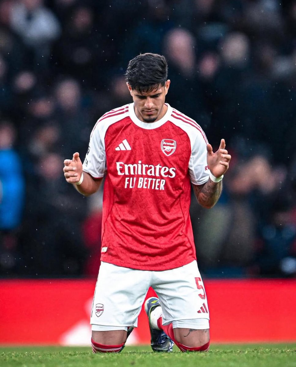 AFC_Ryyy's tweet photo. He starts for every other club in the world right now btw. https://t.co/Pfmn7kVE0A