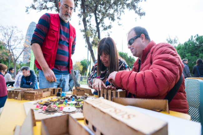 Barcelona reforça l'accessibilitat en el lleure amb nous jocs de taula adaptats per a discapacitat visual a l’Espai de Joc 0-99 #ACCESSIBILITATUNIVERSAL #discapacitatvisual #EspaideJoc0_99 <a href="/bcn_ajuntament/">Ajuntament de Barcelona</a> @b1b2b3_ <a href="/aciccat/">ACIC</a> <a href="/ONCECatalunya/">ONCE Catalunya</a>
diarideladiscapacitat.cat/barcelona-refo…