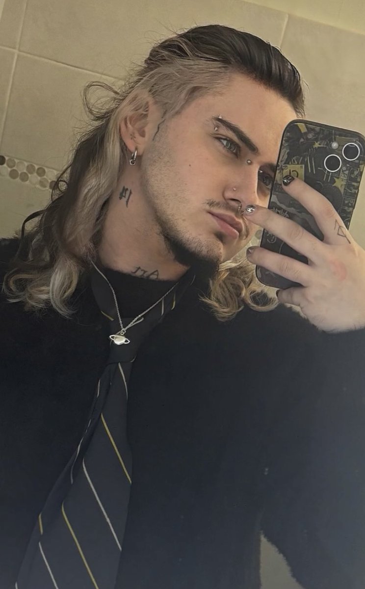 fubukiyoshe's tweet image. je mérite trop de jouer dans House Of The Dragon imo