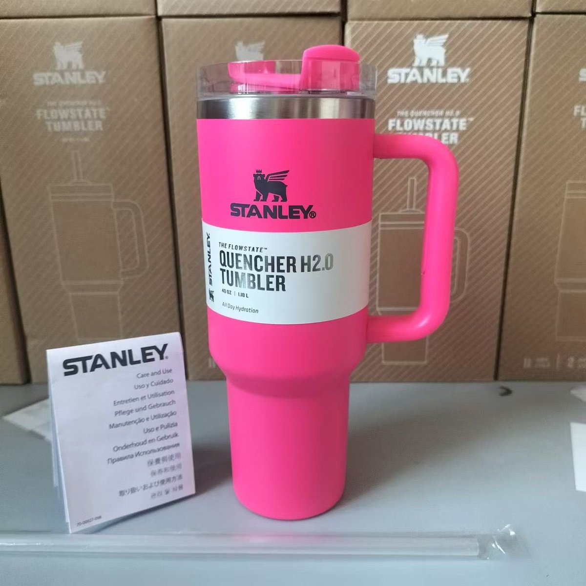 pearls_cups's tweet image. Sales sales sales !!!

Season greetings my people  🤭🎄 

This season of love, show someone you care with a gift that’s both practical and thoughtful🤗

Stanley Cup Available!
Keep your drinks hot or cold for hours 🧊☕
Price-₦15,000

#StanleyCup