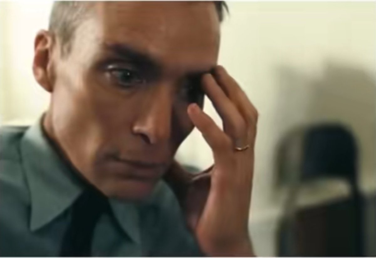 Ib_ra_himm's tweet image. Me during the exam remembering the exact power point slide but the answer is blurry.