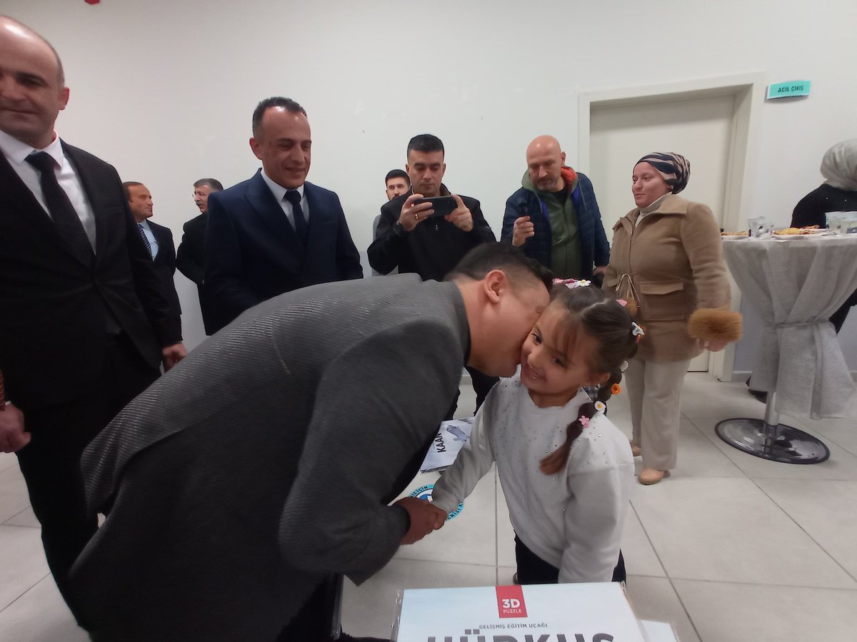 Tutum,Yatırım ve Türk Malları Haftası " kapsamında sergi gerçekleştirildi.  Ataköy Ortaokulumuzun koordinatörlüğünde Atatürk İlkokulumuzun da katkılarıyla gerçekleştirilen sergide "Yerli Teknoloji Hamlemizin" önemli ürünlerinin tanıtımı yapıldı.