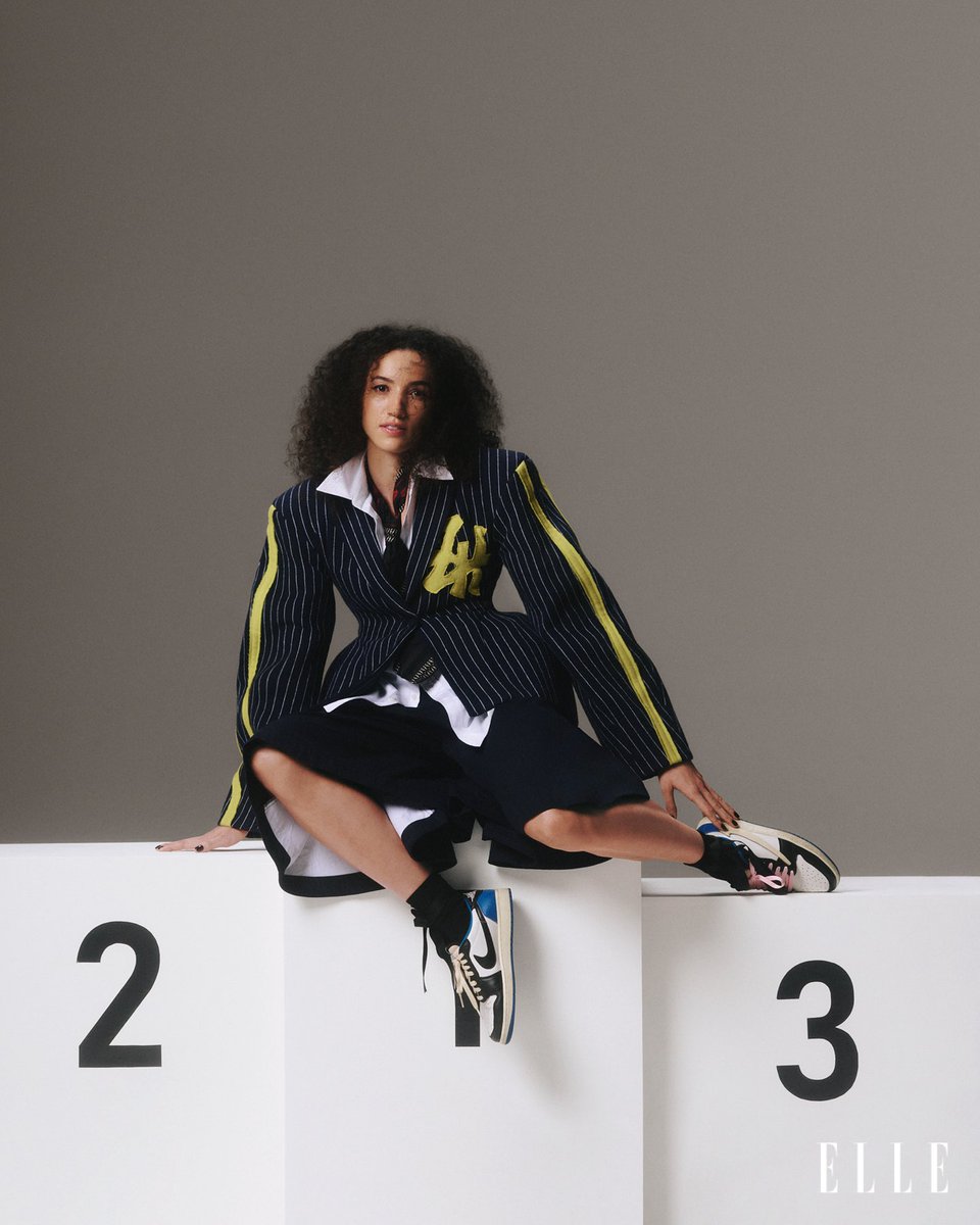 ellebrasil's tweet image. Já virou tradição: na #ELLEView de dezembro, a gente celebra profissionais que mudaram suas vidas e seus arredores. E, com vocês, apresentamos a primeira das nove “mulheres que transformam” deste ano: Gabi Guimarães!