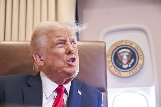 OverByTheRiver's tweet photo. Trump lied. The US debt to other countries hits new highs -  36.6 trillion dollars or more. https://t.co/BJP1Ow7JhL https://t.co/fIFuRfCafa