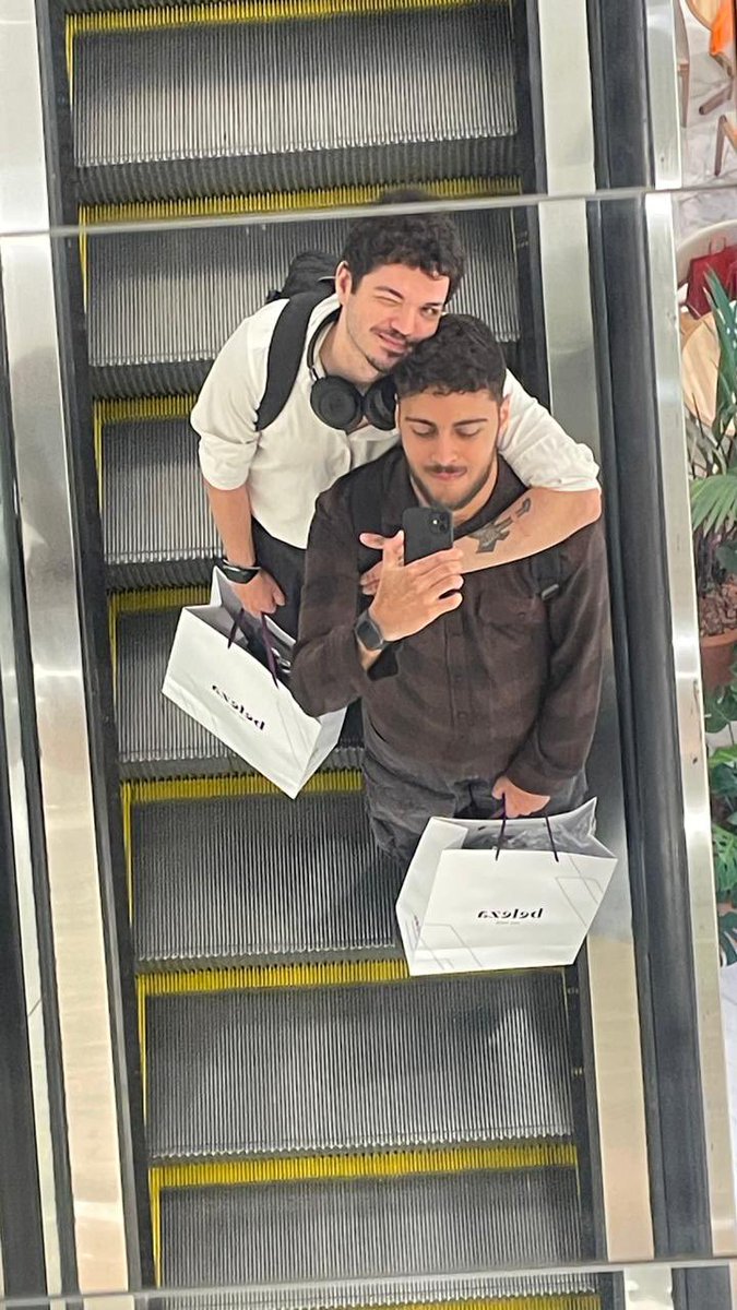 e pior que era sobre ele mesmo esse twt 🖤