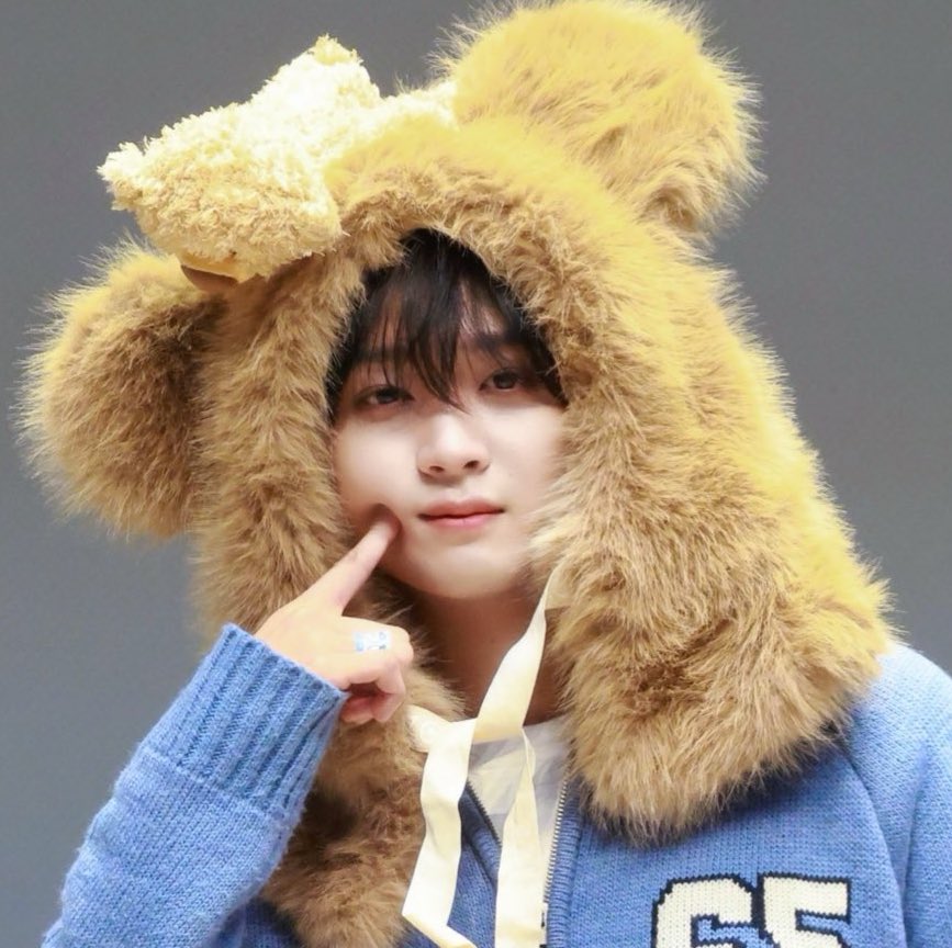 Raaderick's tweet image. Lailahailallah, mirip banget.