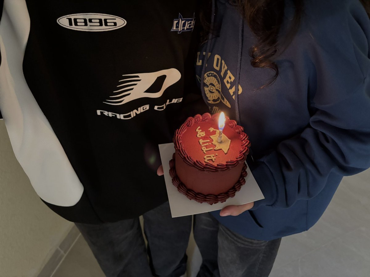 fafafaOctober's tweet image. 