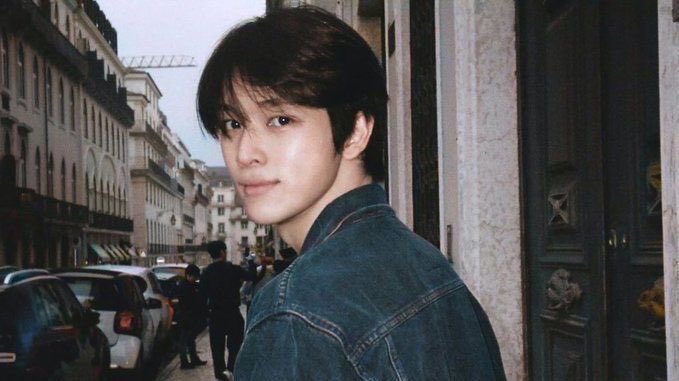 dntenovgh's tweet image. he looks good in denim