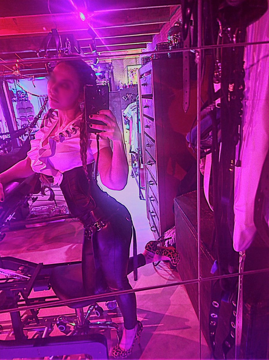 #dominatrix #LaGranjaVIPMX #EpsteinFiles 

Like my new outfit?

What Else would to like me to wear?

Let me know in the comments!