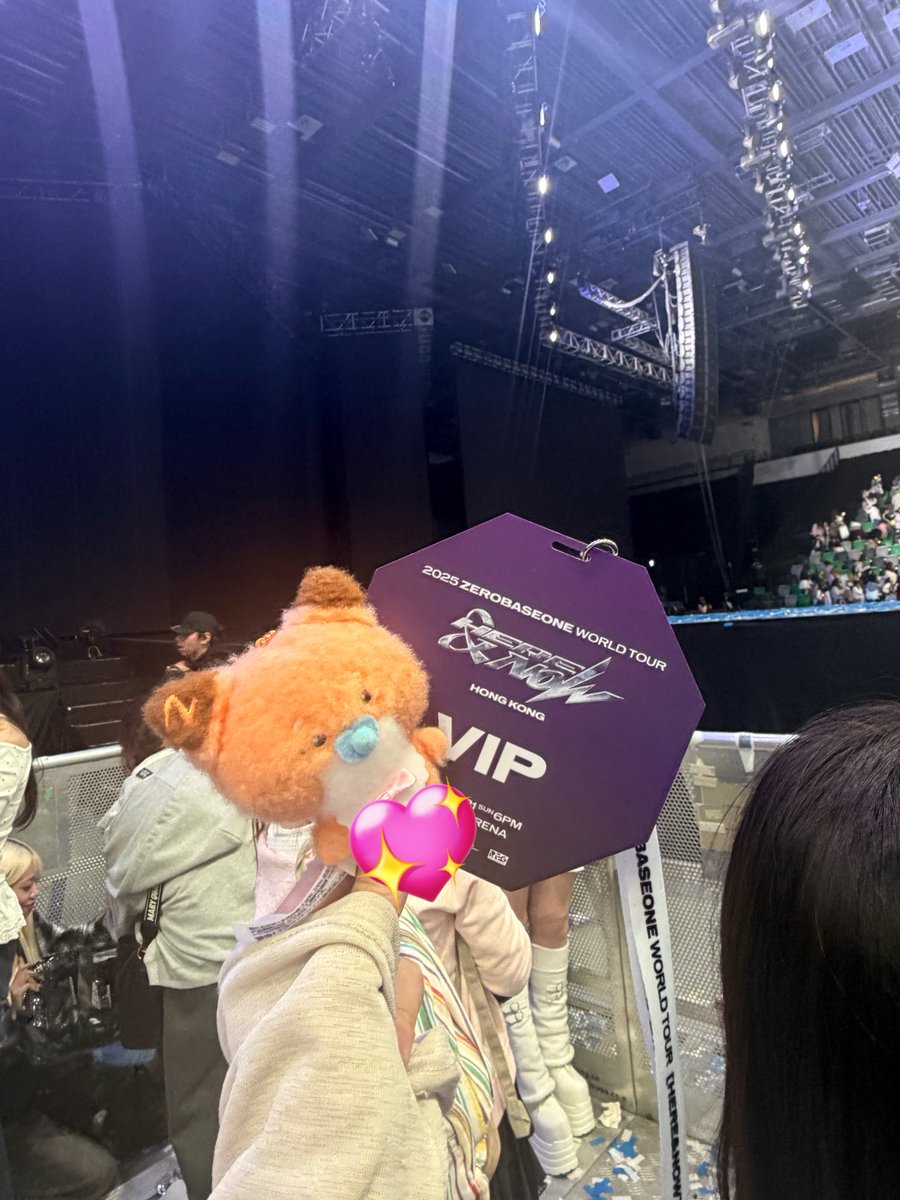 なちこ tweet media