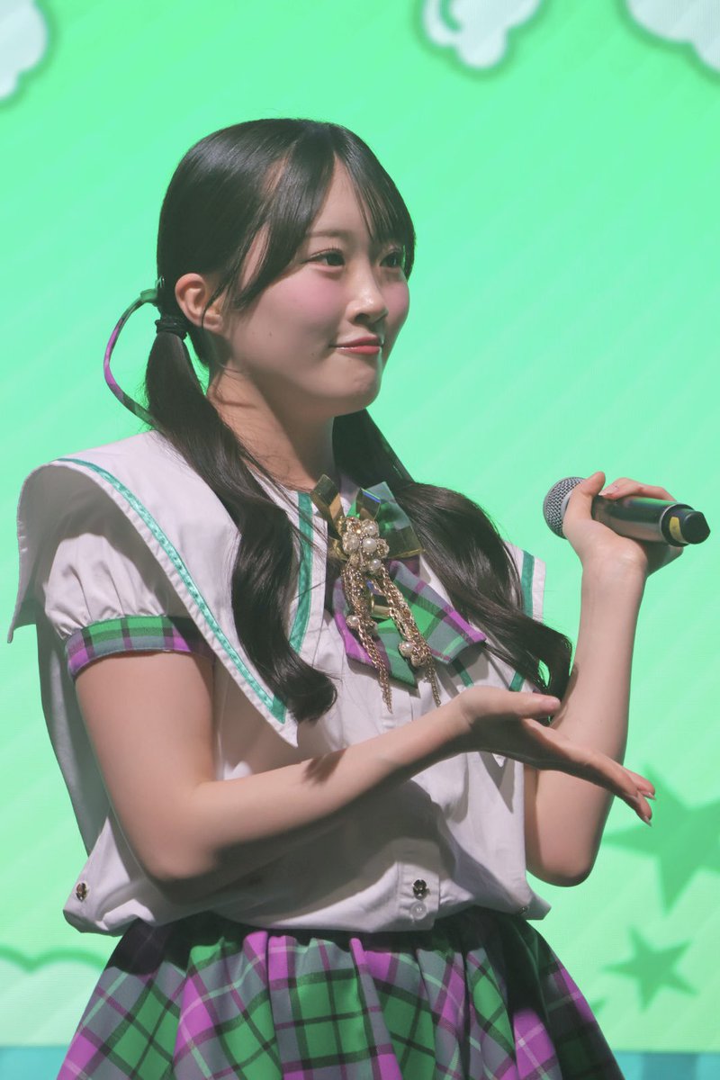 必ずMCのときは話しているメンバーの方を向いて笑顔なところが本当に