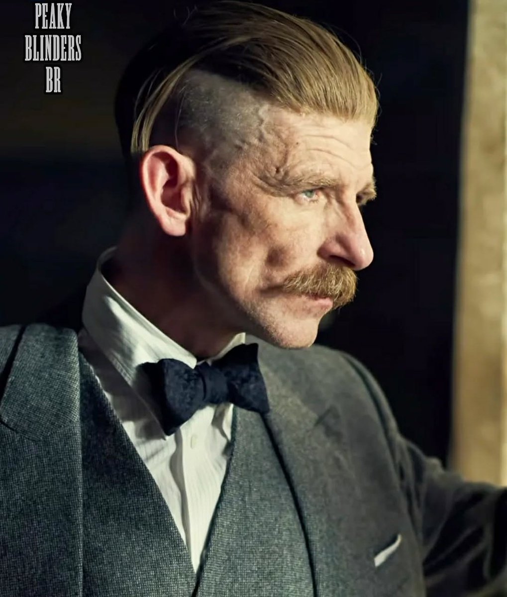 Dmsl4y3r's tweet photo. @imaatrixxx Lo que quieres ser /// lo que eres.

Aunque por un lado el Arthur Shelby tiene tendencias a ser violento e impulsivo a parte de cocainomano, si lo llevamos por ese lado y que el tipo es el perro loco de los peaky blinders pues dalas no hay mucha diferencia JAJAJA https://t.co/RV5jdAFjPx