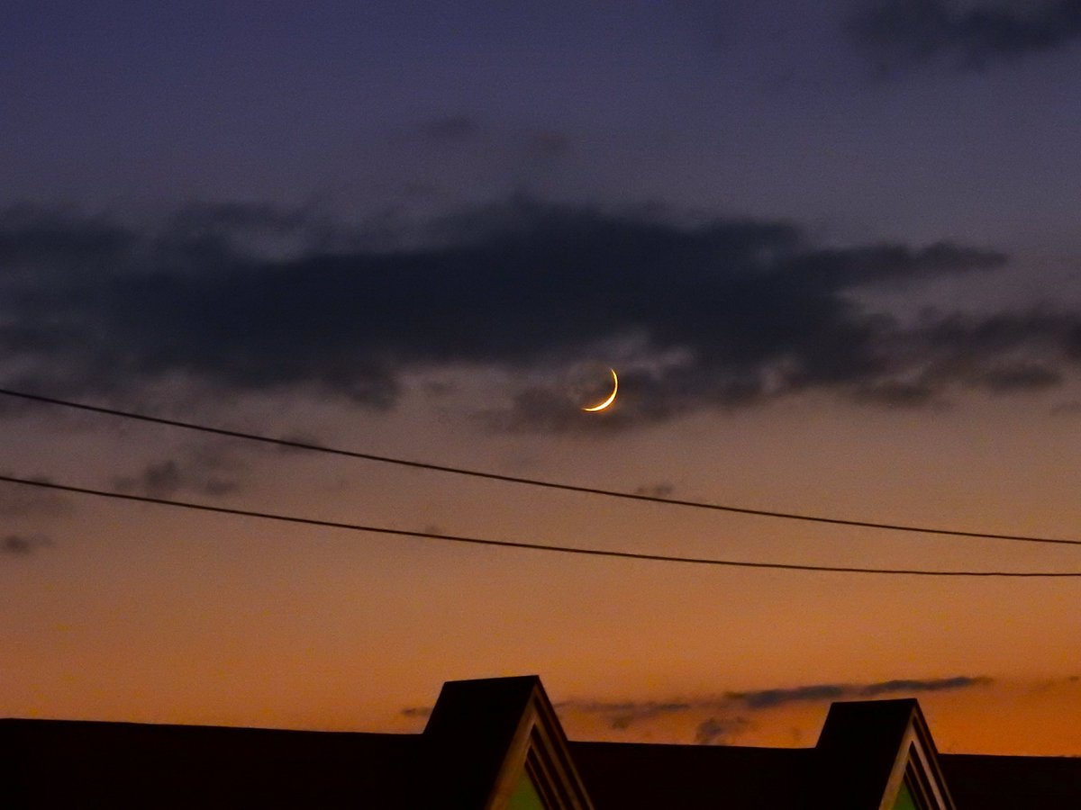 月齢 2.22 の月 #同じ月を見ていた #細い月 #NikoncoolpixP900