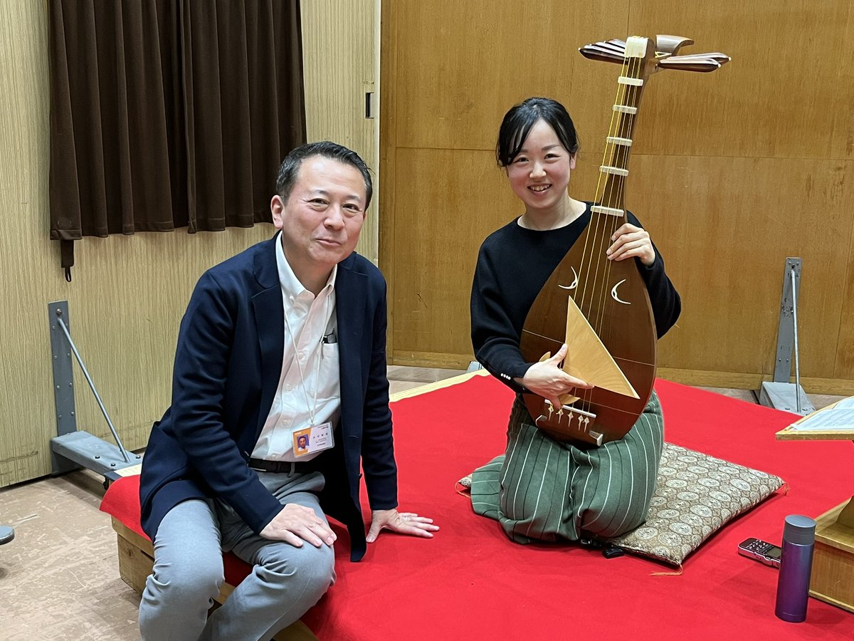 本日、NHKFMラジオ、邦楽のひとときの収録でした！放送日は改めてお知らせいたします。いつもラジオのナレーションををしてくださっている、フリーアナウンサーの水谷彰宏さんとお会いできました〜！光栄です。
#邦楽のひととき