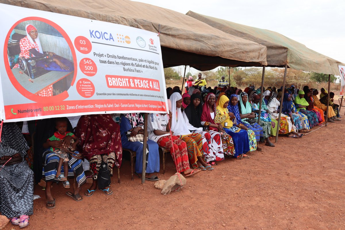 SaveChildrenBF's tweet image. 300 adolescents du Yaadga reçoivent leurs kits d’installation après leur formation aux métiers avec le projet Bright &amp;amp; Peace 4 All !
Ces équipements sont une clé d’autonomie, de dignité et d’espoir pour une jeunesse résiliente.
#BurkinaFaso #KOICA #UNFPA #SaveTheChildren