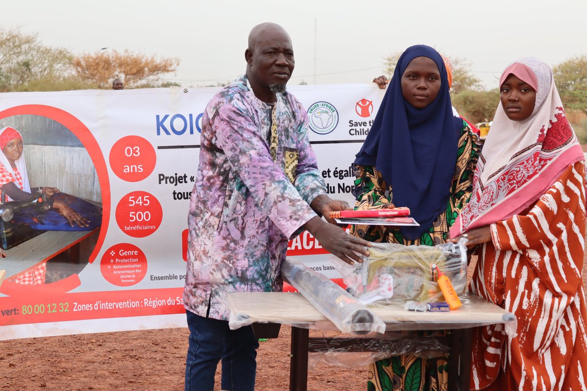 SaveChildrenBF's tweet image. 300 adolescents du Yaadga reçoivent leurs kits d’installation après leur formation aux métiers avec le projet Bright &amp;amp; Peace 4 All !
Ces équipements sont une clé d’autonomie, de dignité et d’espoir pour une jeunesse résiliente.
#BurkinaFaso #KOICA #UNFPA #SaveTheChildren