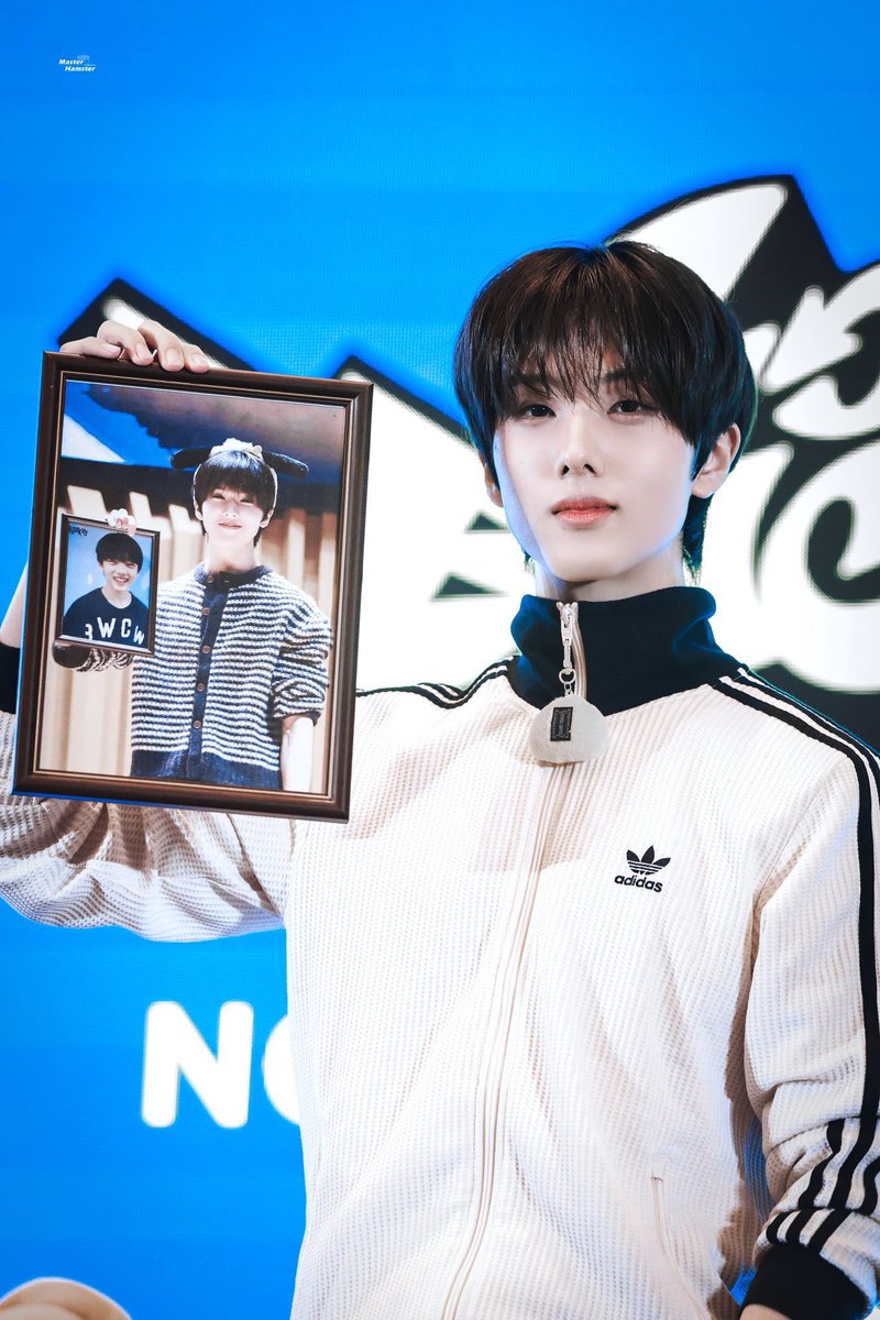 jisungphilic's tweet image. he’s not going to escape this any time soon 😆