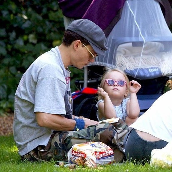 johnnydeppfiles's tweet photo. "My dad is the sweetest most loving person I know, he's been nothing but a wonderful father to my little brother and I and everyone who knows him would say the same."  

- Lily-Rose Melody Depp https://t.co/AXKjQ4bgp4