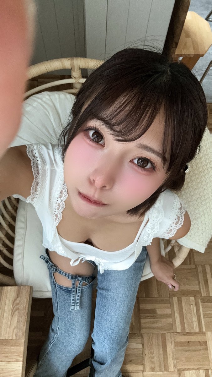長生まよ🐱🌸さんのエロ画像、2025年12月22日21時25分14秒に投稿