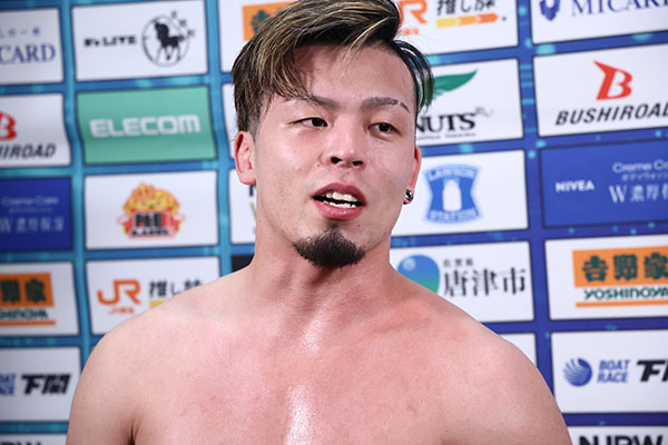 藤田「棚橋弘至、負けたまんまで終わりたくないけど…これで終わりか。見ててくれよ。アンタがビビるぐらい強くなって、デカくなって『新日本プロレスと言えば藤田晃生だ』アンタにいつかそう言わせてやるよ。棚橋さん、ありがとうございました。1月4日、絶対勝ってくれよ」

njpw.co.jp/tournament/res…