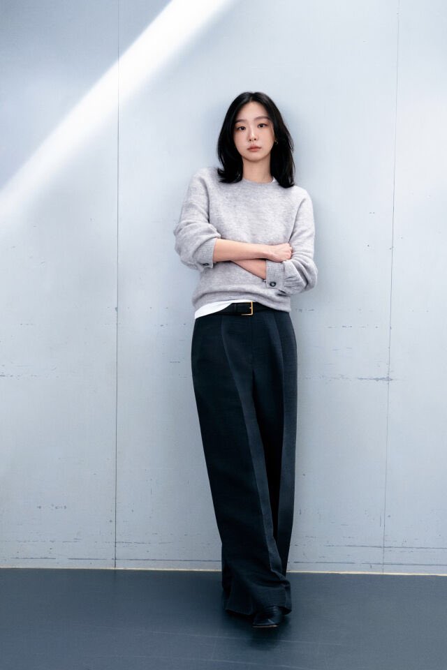 “i’m keeping my options open, including historical dramas or darker genres.”

dami’s still talking about historical dramas and darker genres omg so she really has those scripts rn