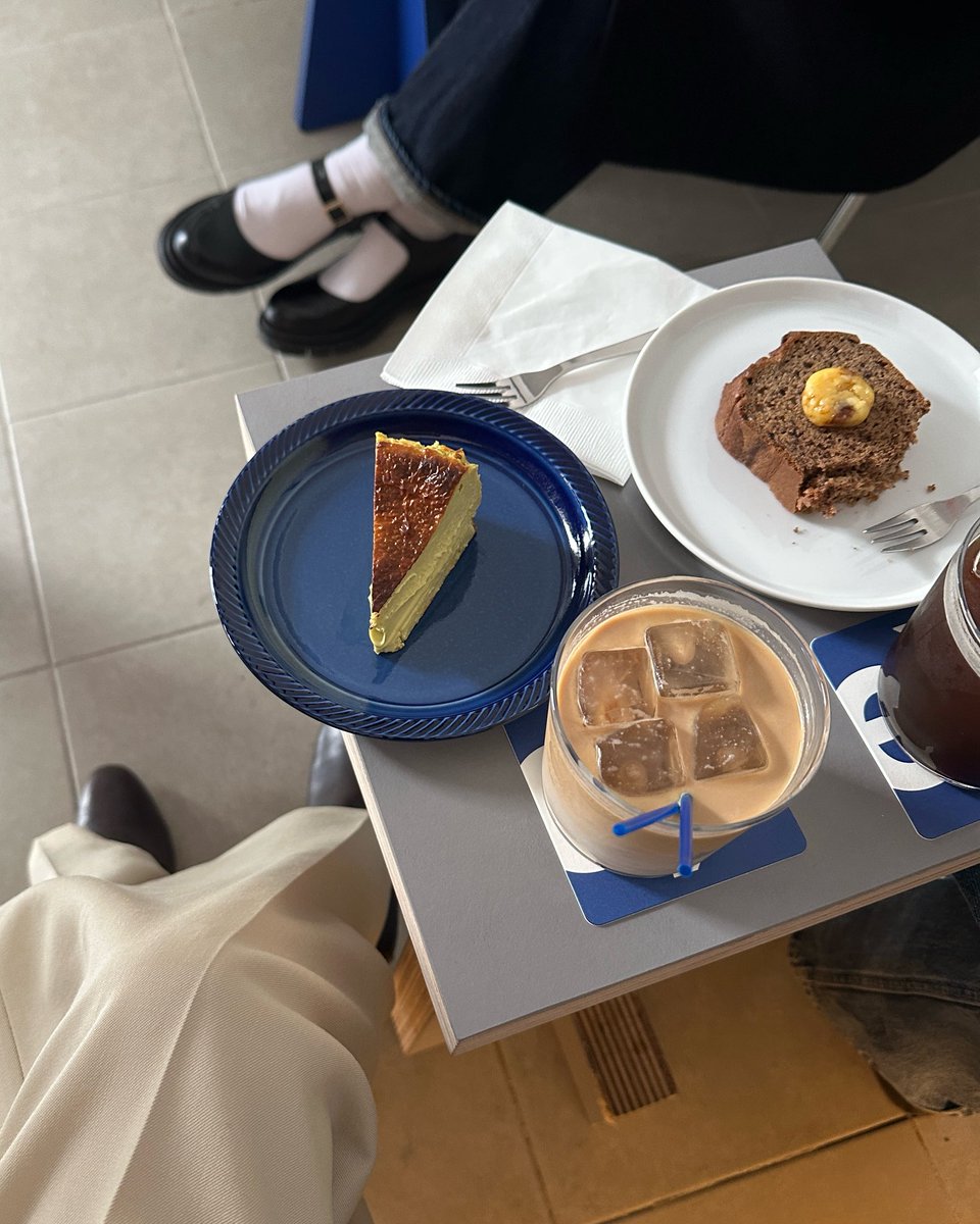 k__kgy's tweet photo. coff(ee)☕️💙 @ 学芸大学 https://t.co/TU8hKbAU5I