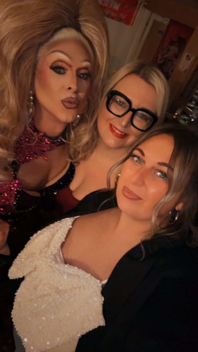 ✨ Laura Turnbull ✨ tweet media