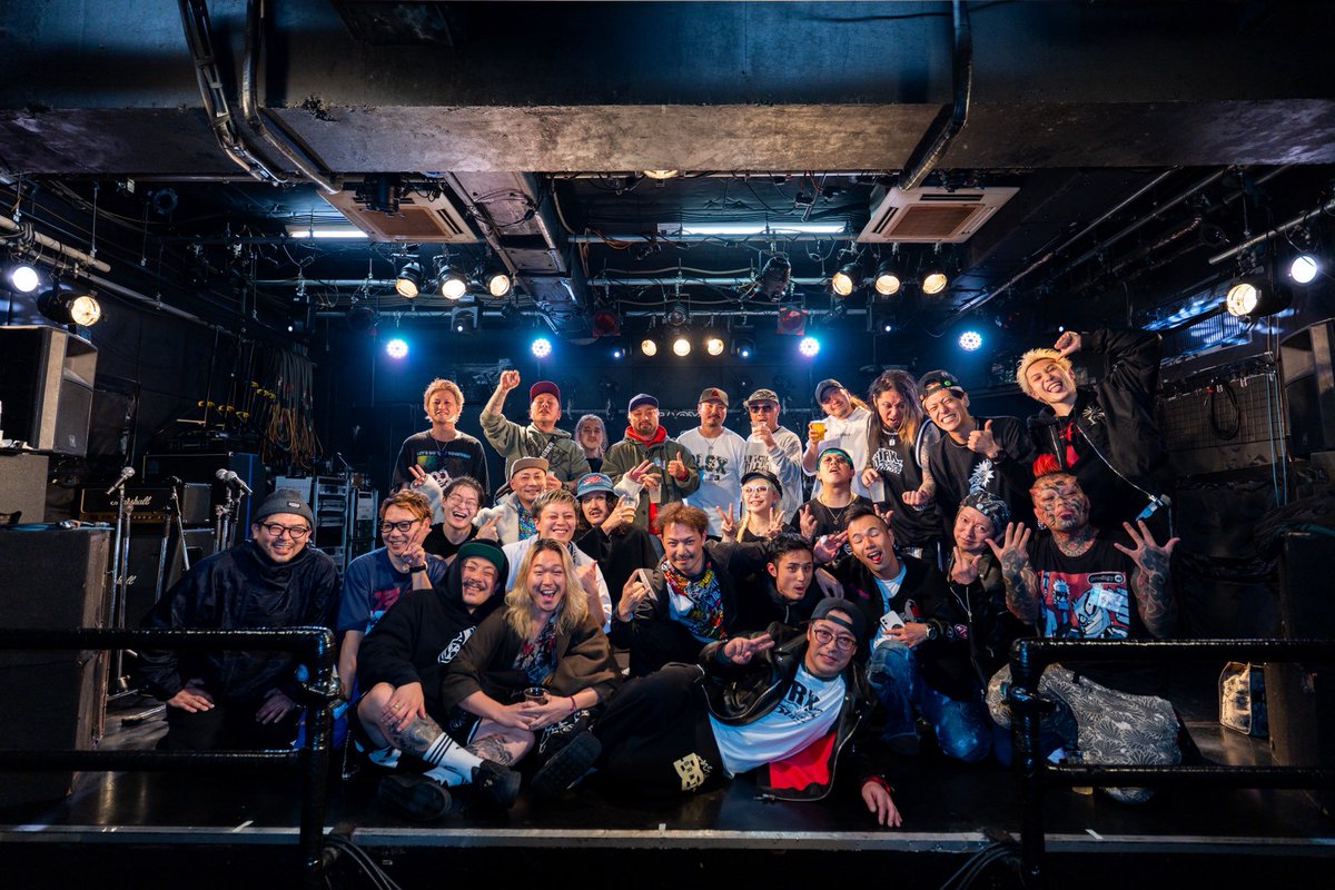 TAKA5437's tweet photo. 集合写真4枚あるんだ〜笑顔笑顔笑顔笑顔 #サイタマノイベント #MPLF #0モッシュピット https://t.co/HPcuEjaZSh