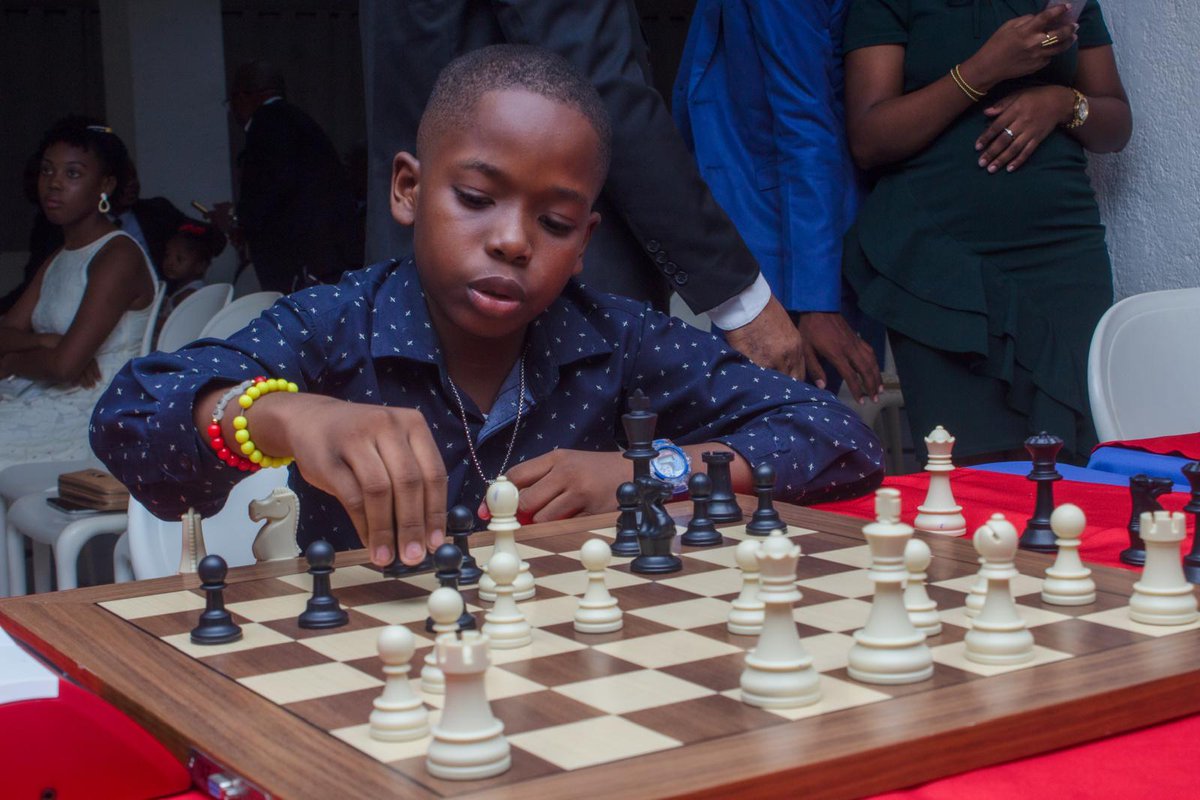 JackyLumarque's tweet image. Malgre difikilte nou rive lanse samdi 20 desanm chanpyona nasyonal echèk. 10 chanpyon yo (5 nan kategori Open, 5 nan kategori fanm) ap gen pou reprezante Ayiti nan 46è Olenpyad Mondyal k ap fèt Oubezkistan nan mwa septanm 2026.
Nou remèsye Konseye Prezidansyèl Voltaire ak Minis…