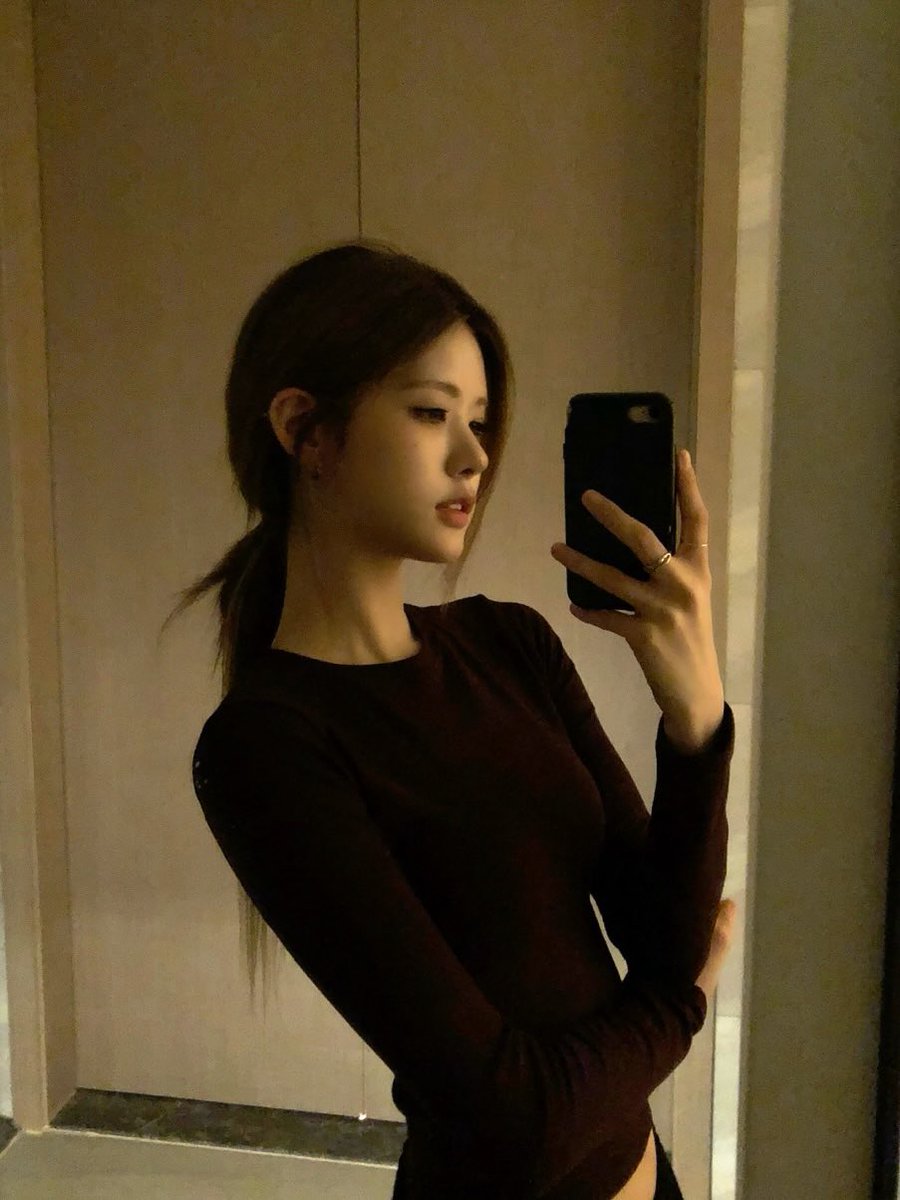 🐯📲 | Atualização da #RAHEE via Redes sociais.

“Boa noite 🌙”

#ifeye #이프아이
<a href="/ifeye_official/">ifeye</a>