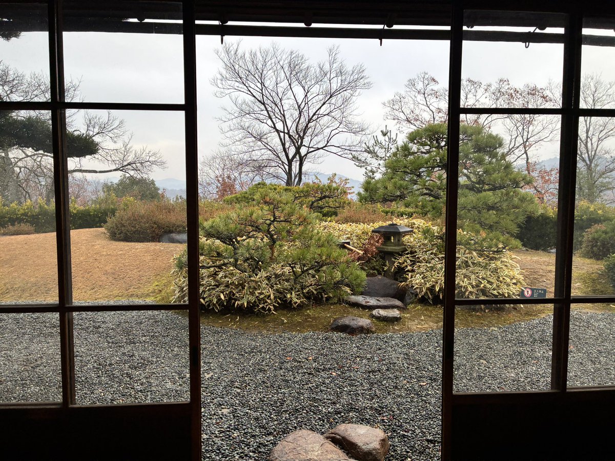 ゴの最終話で名前だけ出てくる西園寺公望のために、静岡県の興津に建て