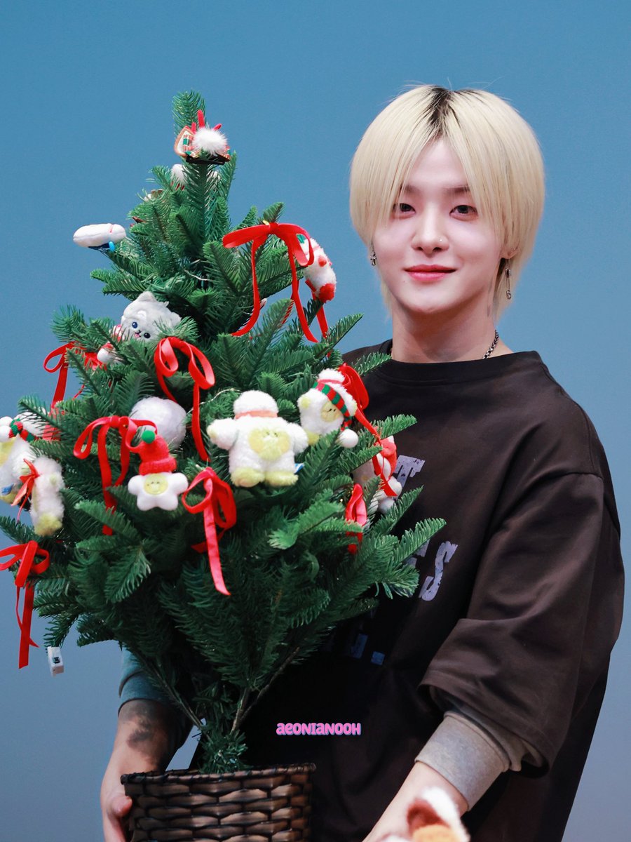 251222 원더월
메리후니마스🎄

#JIHOON #지훈 #ジフン
#TREASURE #트레저