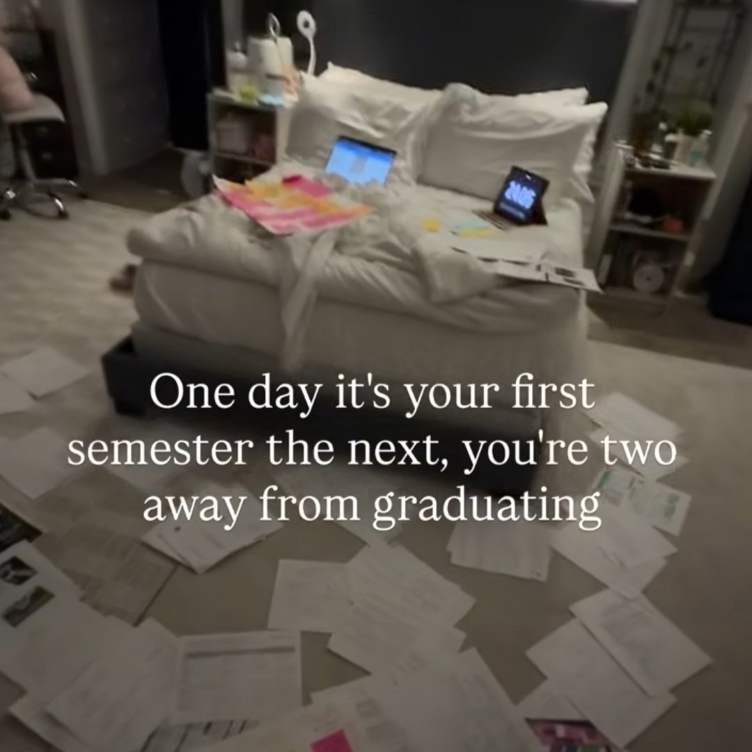 iridescelily's tweet image. time really flies i'm finally graduating🤧