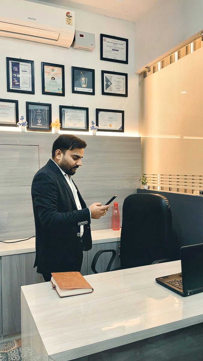 KuldeepAuthor's tweet photo. Just calm se kaam!
Don’t forget to go abroad😃✈️🇬🇧🇨🇦🇦🇺

#StudyAbroad #Counsellor #Author #Writer https://t.co/82s4j04s5T