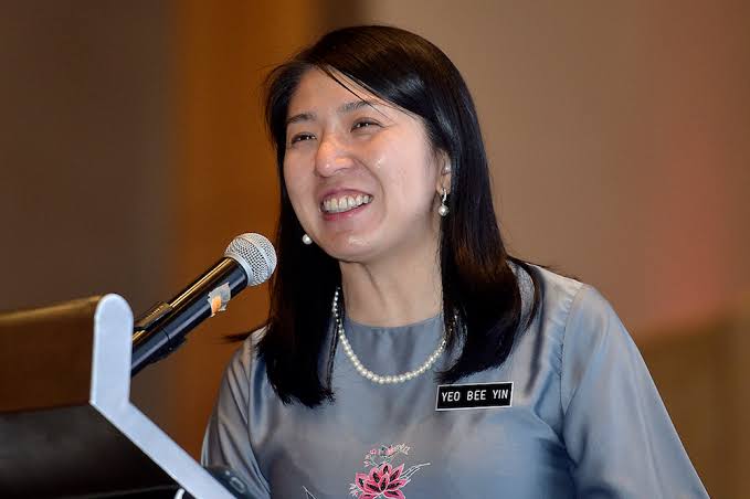 Stand with <a href="/yeobeeyin/">Yeo Bee Yin</a> . Tak ada apa yang perlu dimalukan. Kemenangan untuk kami yang menentang #penyakau