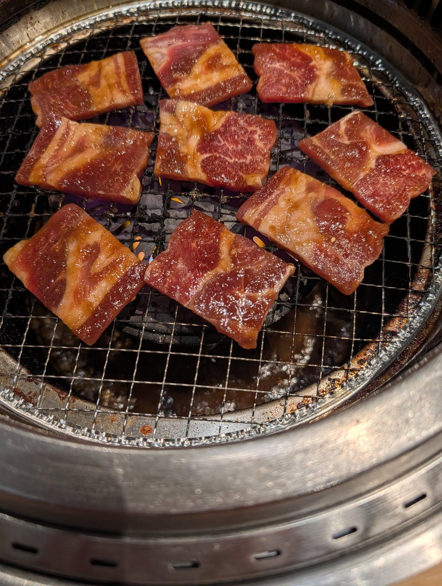🎊今日はお祝いの日🎉
リクエストで焼肉きんぐへ
ラム肉オススメ✌
