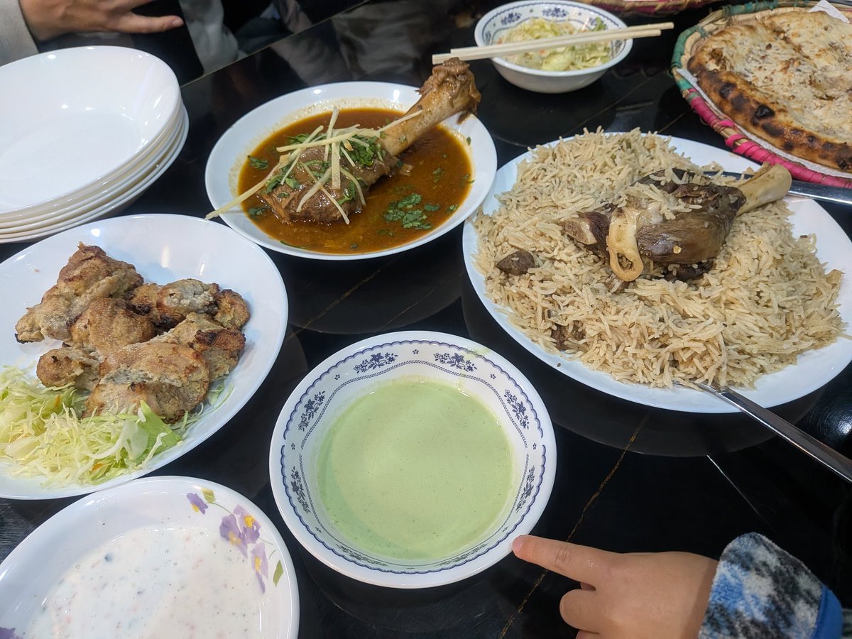 白井市 ムムターズレストラン。ニハーリーとマトンプラオ。プラオの肉が想定外の形状で得した気分。