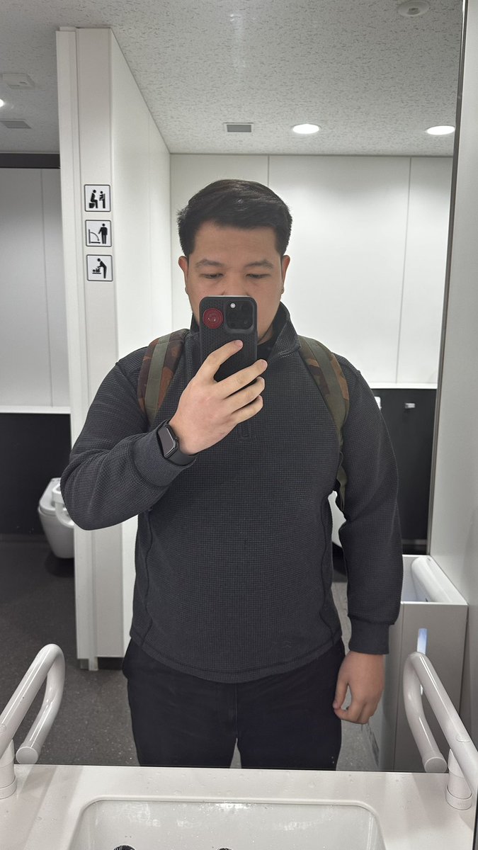 Onchie's tweet image. can everyone post their mirror selfie wrapped again this year