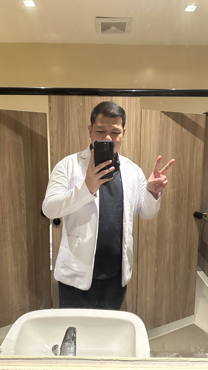 Onchie's tweet image. can everyone post their mirror selfie wrapped again this year