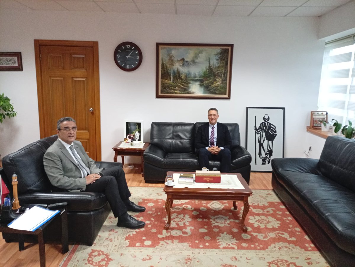Tapu ve Kadastro XVII. Bölge Müdürü Sayın Sadık Yıldırım Kaymakamımız Sayın Sadettin Yücel'e  ziyarette bulundu.
