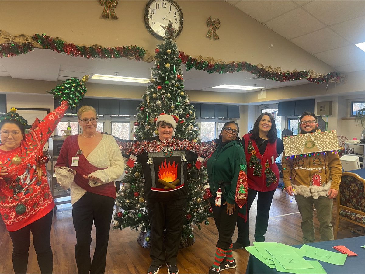 NextStepHC's tweet image. Lots of holiday festivities have been happening at Wedgemere Healthcare: an ugly sweater contest, a drive to enjoy Christmas lights throughout "Christmas City" Taunton, recognizing staff members on the bulletin board, a visit from Mrs. Claus, and more! 🤶🏻🎄☕️ #festive #holidays