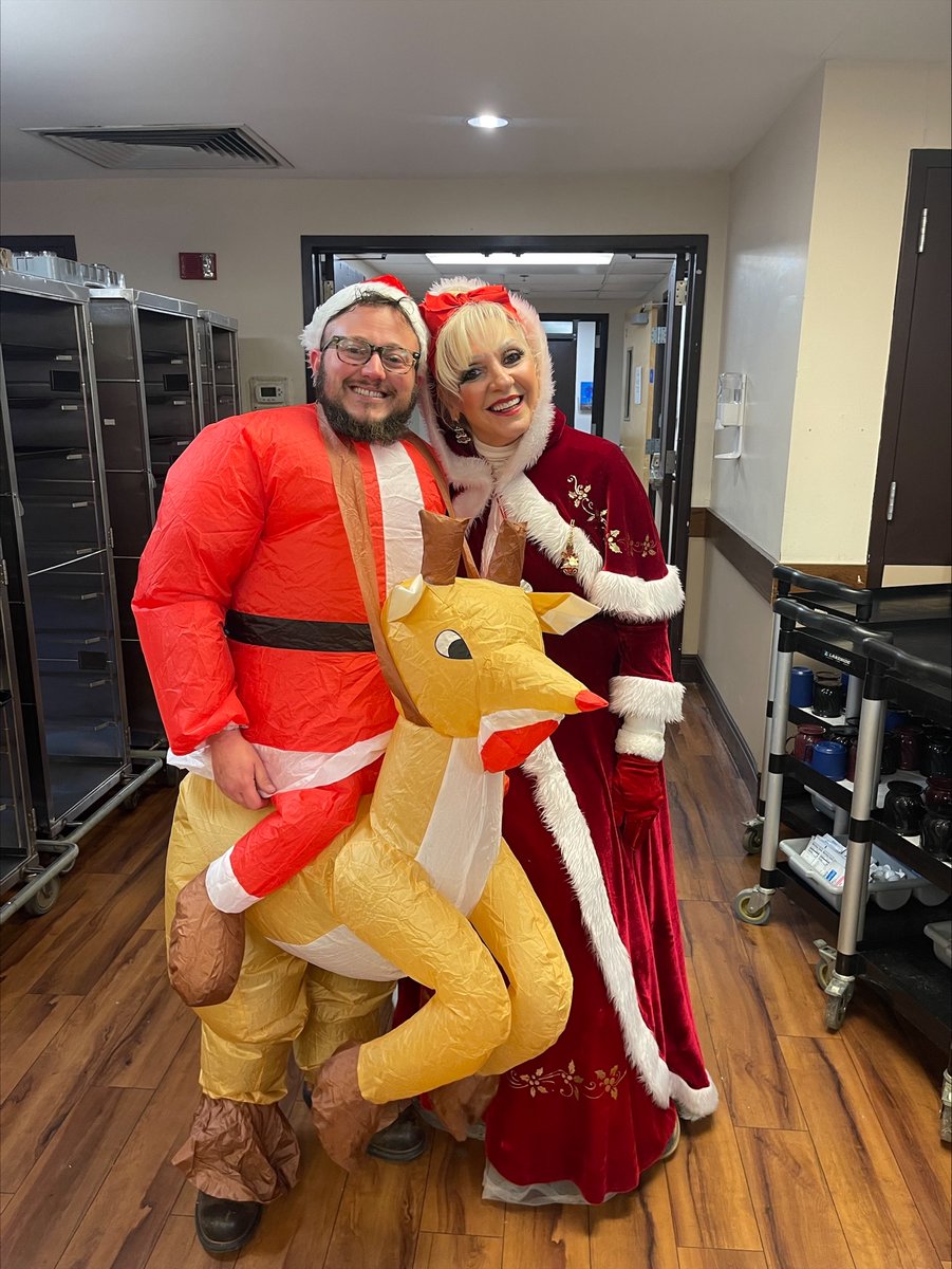 NextStepHC's tweet image. Lots of holiday festivities have been happening at Wedgemere Healthcare: an ugly sweater contest, a drive to enjoy Christmas lights throughout "Christmas City" Taunton, recognizing staff members on the bulletin board, a visit from Mrs. Claus, and more! 🤶🏻🎄☕️ #festive #holidays