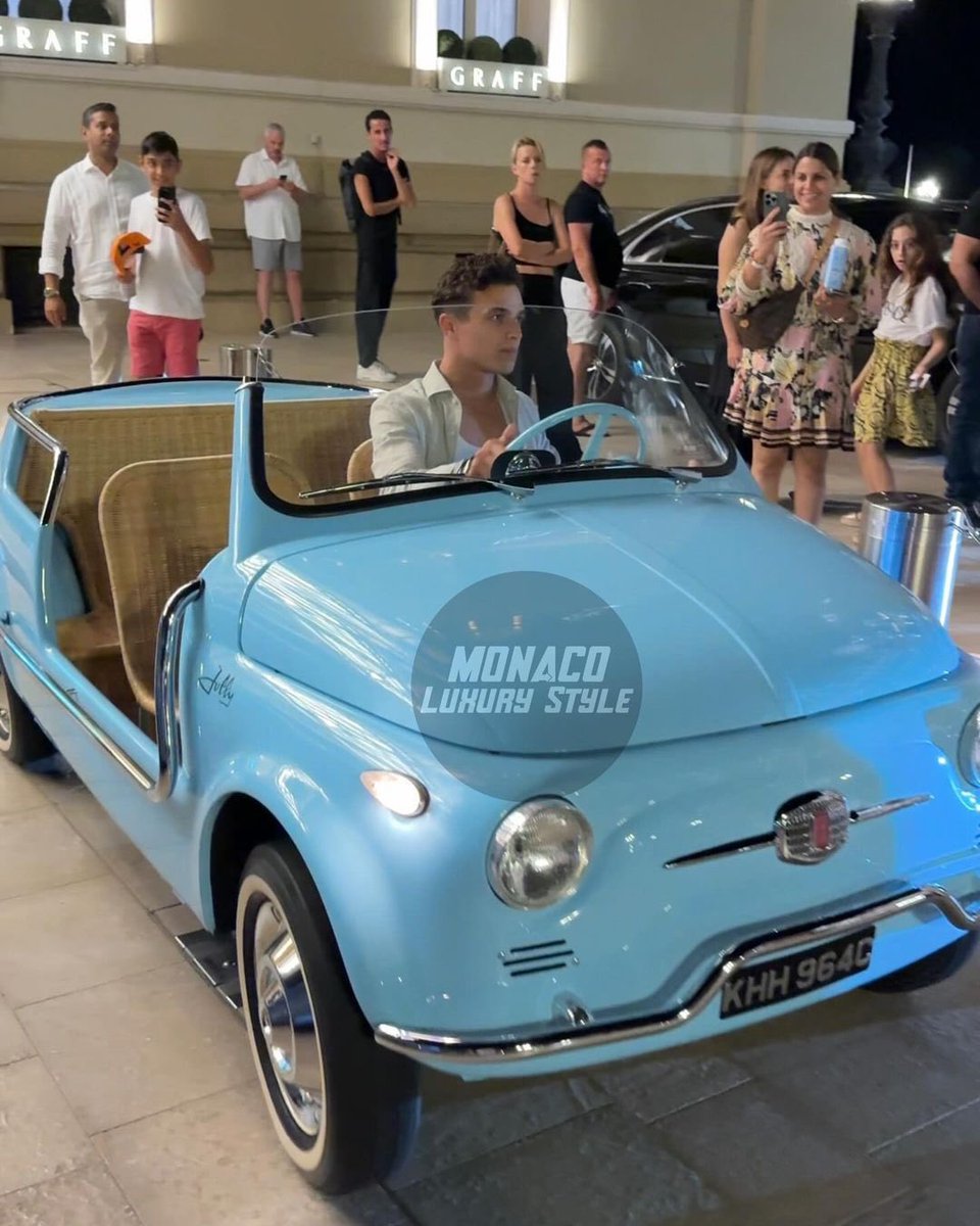 VERSAINZNORRIS's tweet image. MAX, CARLOS AND LANDO ARE SO SILLY WITH THIER CAR COLLECTIONS 😭😭😭😭