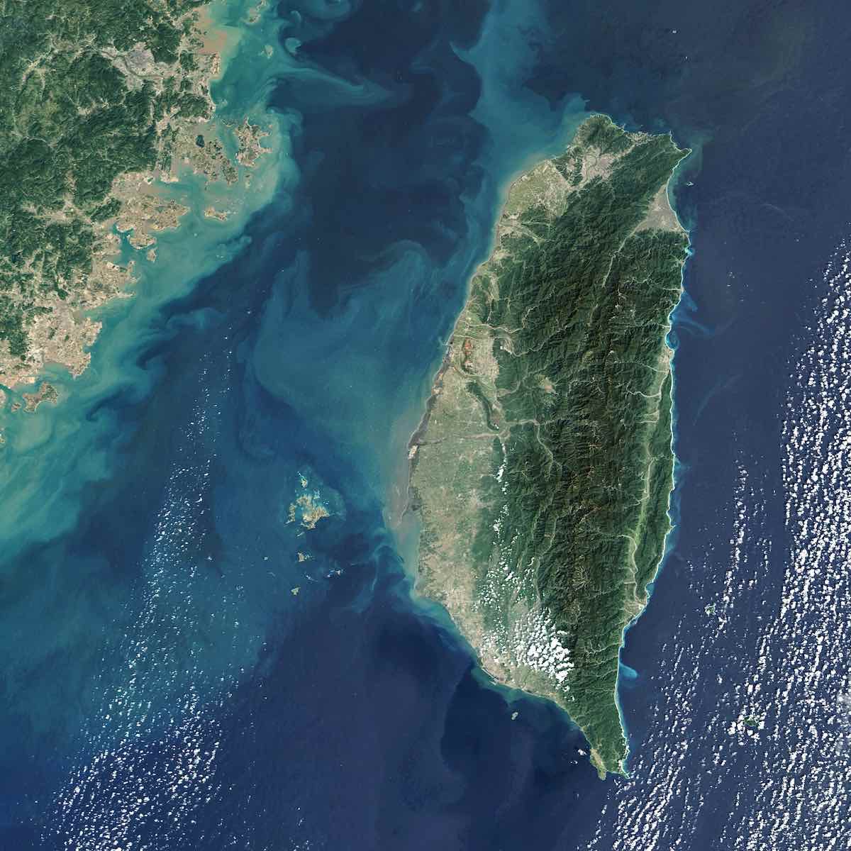 🚨🇨🇳🇺🇸 BREAKING: CHINA WARNS U.S. after Trump approved $11 BILLION weapons sales to TAIWAN:

"The risk of China-US conflict and confrontation is increasing"