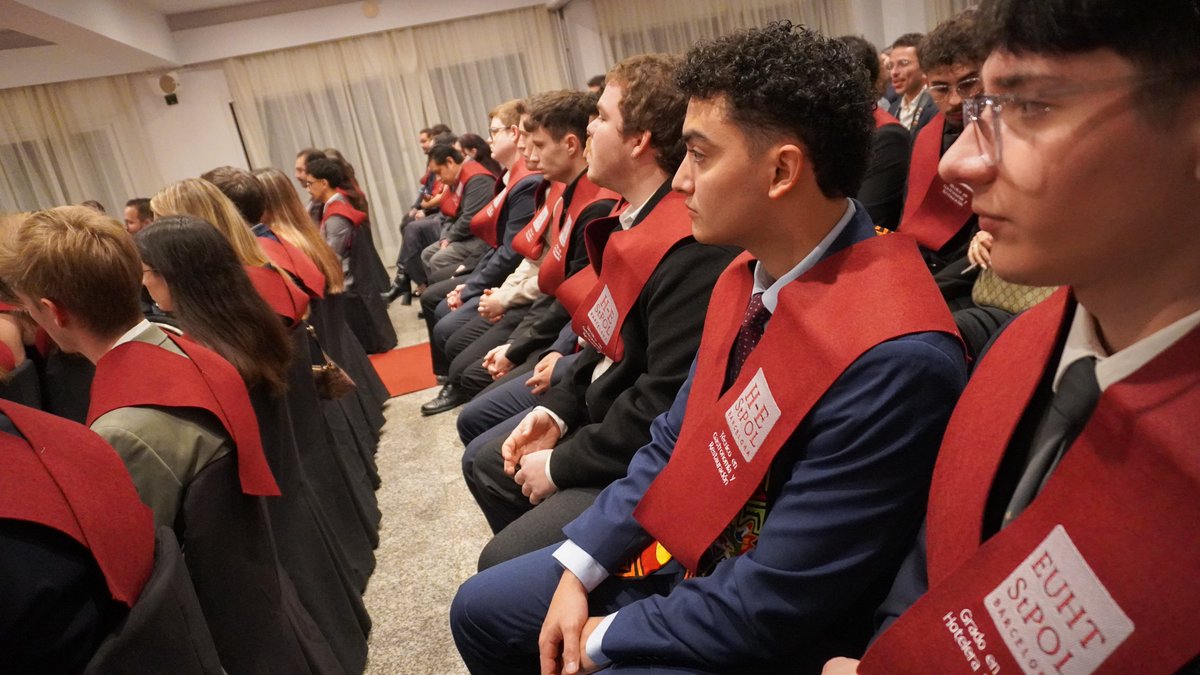 EUHTStPOL's tweet image. Así vivimos el Acto de Graduación 2025 🎓
Un día lleno de emoción, orgullo y nuevos comienzos.

Enhorabuena a todos los graduados y graduadas. Desde EUHT StPOL os deseamos mucho éxito en esta nueva etapa y un futuro lleno de logros profesionales. 🚀

#EUHTStPOL #GraduationDay