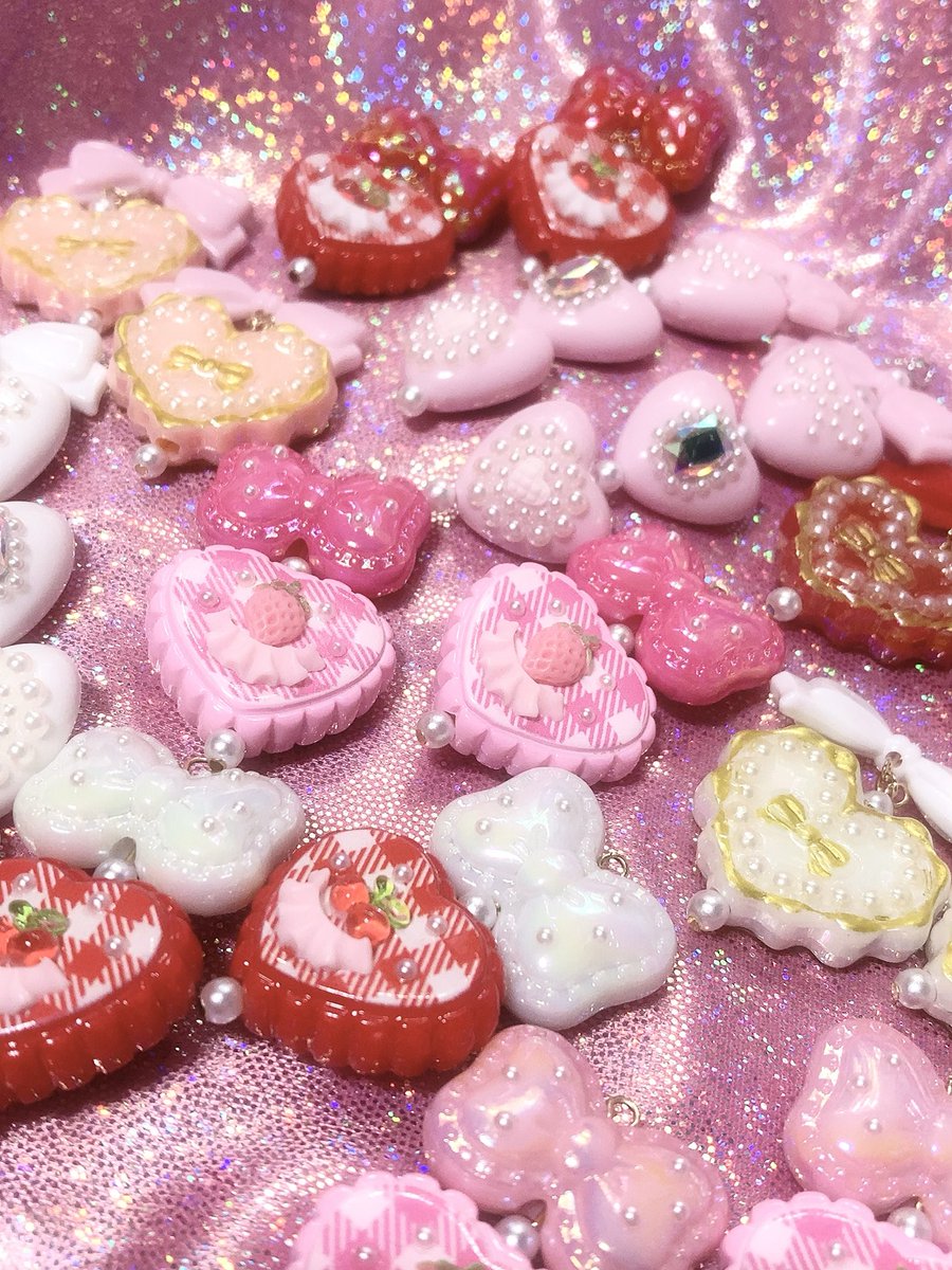 【おもちママ♡プロフ確認願い♥様】おまとめ4点　ゆめかわカラーのひらひらピアス おもちママ♡プロフ確認願い♥様】おまとめ4点 ゆめかわカラーの