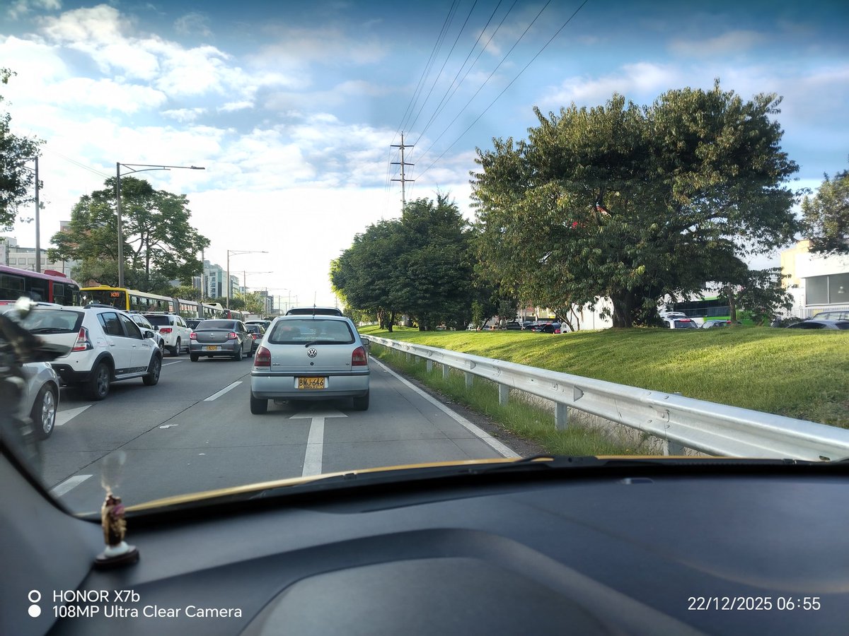 Buen día alguien más está en esta en este trancon de la autonorte